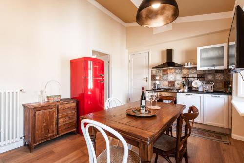 Lucca Historical Center Apartment | Affordable suite with a view - Heart of Lucca, 2 baths, 3 SmartTV