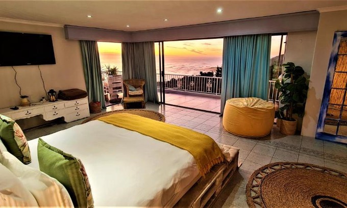 Camps Bay Bed & Breakfast | African Vibes Camps Bay