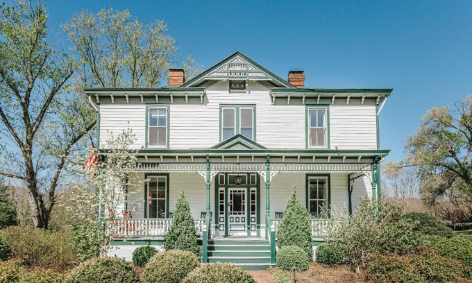 Afton Hotel | Afton Mountain Inn