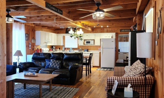 Wellington Cabin | Agapé Cabin Lyfe near Cave Run Lake