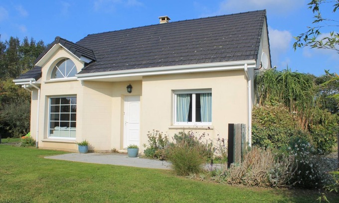 Saint-Leonard House | Agapanthe - ST Leonard