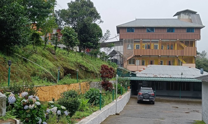 Valparai Bed & Breakfast | AGB Homestay