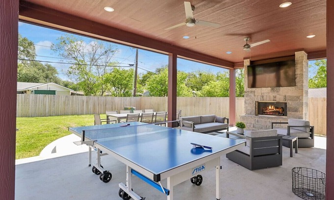College Station House | Aggieland Crossing ~ Huge Gameday Backyard!