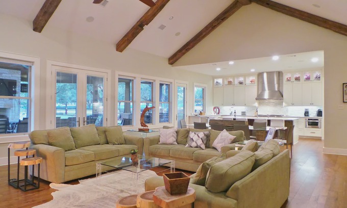 Oakwood House | Aggieland Lookout ~ Aggieland Vacation Rentals