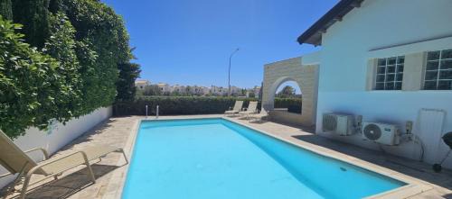 Ayia Thekla House | Agia Thekla bungalow with pool