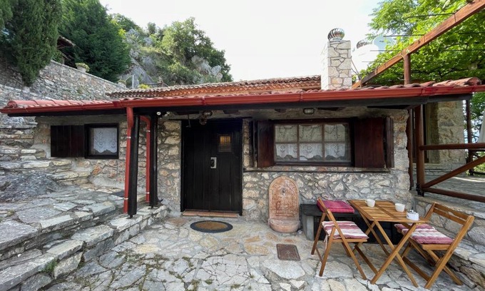 Lilaia House | Agoriani Art Studio - Sweet little cottage