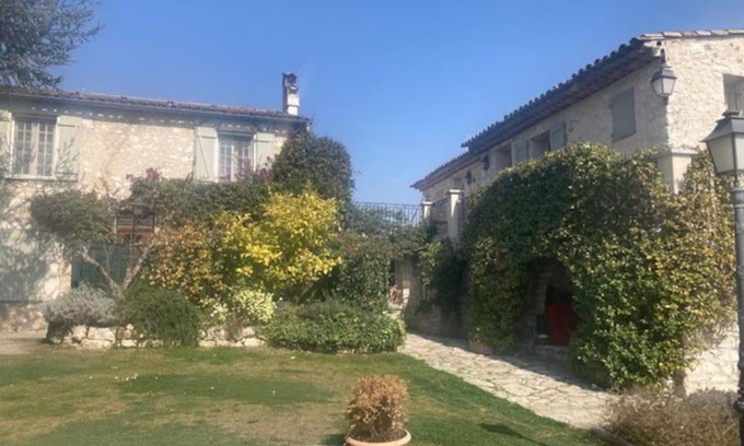La Colle-sur-Loup Apartment | Agréable chambre d'hôtes avec vue sur les collines