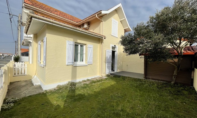 Biscarrosse Plage Apartment | Agréable logement pour 2 personnes dans centre-ville (173)