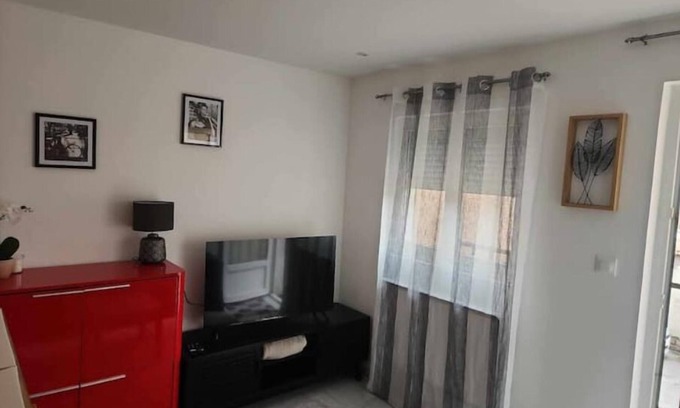 Bourgoin-Jallieu Apartment | Agréable T2/centre-ville 10 min Gare