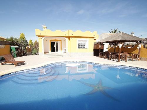 La Siesta House | Agradable villa con piscina