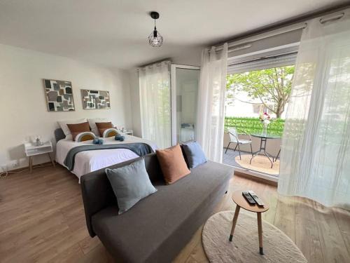 Rosny-sous-Bois Apartment | Agreable Paris Disney Centre ville Metro RER