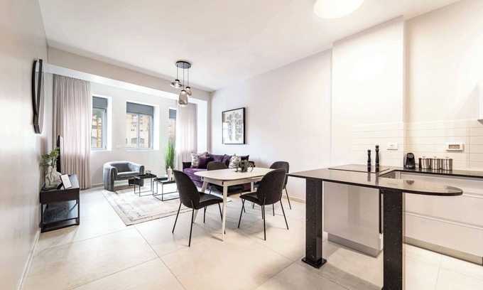 Jerusalem City Centre Condo | Agrippas St 8 - Isrentals