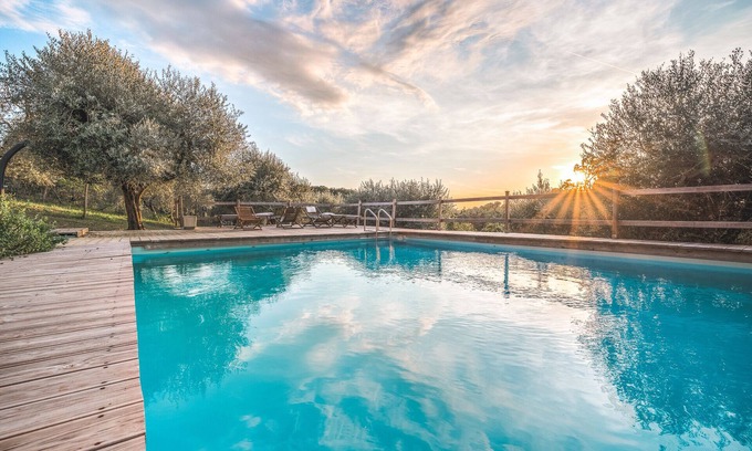 Pontedera Apartment | Agriturismo Alpaca TORNATORE Apartment in Panoramic Farmhouse with Swimming Pool