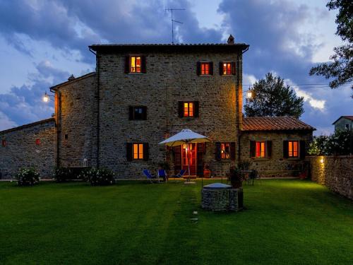Montalla Villa | Agriturismo near Cortona with swimming pool