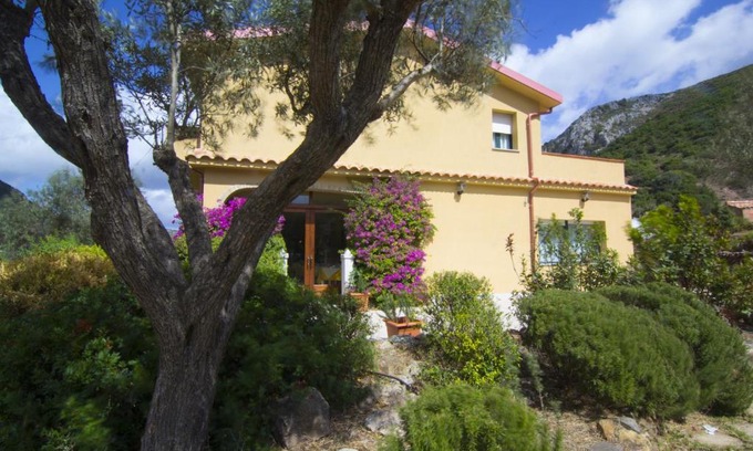Montecani House | Agriturismo Sa Rocca