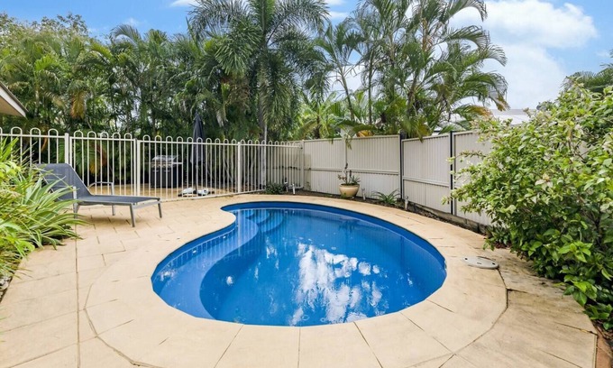 Woolner House | Ah Mat Bungalow Tropical Darwin Stay with Pool