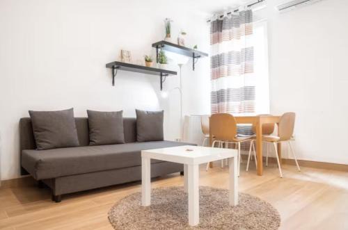 Hortaleza Apartment | AH Smart Loft Madrid - IFEMA & Airport Zone