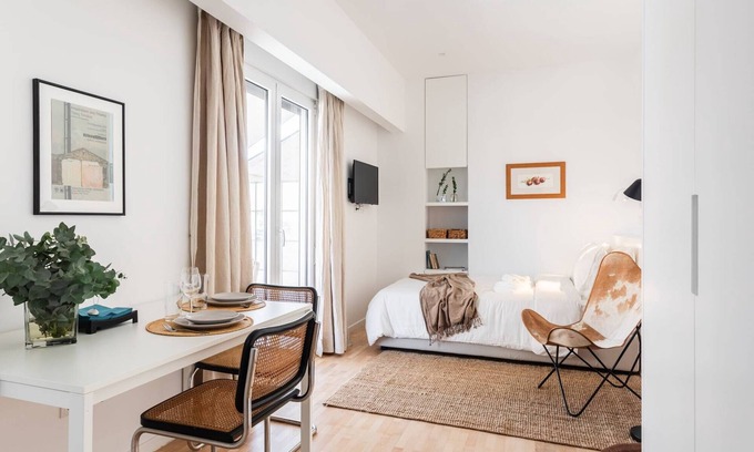 Ilisia Apartment | #AH04 Top floor studio near Athens Concert Hall