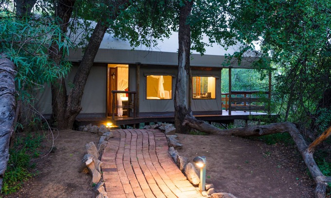 Madikwe Game Reserve Cabin | aha Thakadu River Camp