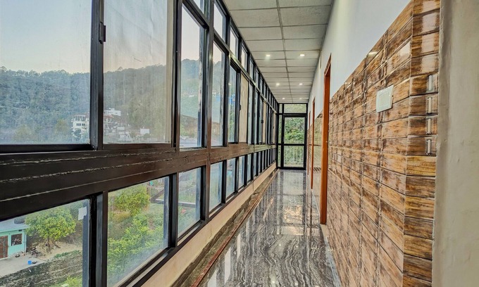 Lansdowne Hotel | AI 360 Degree Hotel