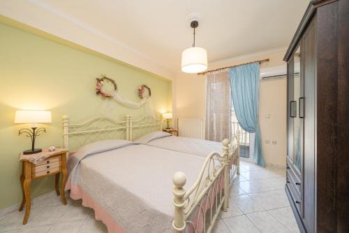 Kefalonia Apartment | AIGLI ELEGANT SEA VIEW APARTMENT IN ARGOSTOLI