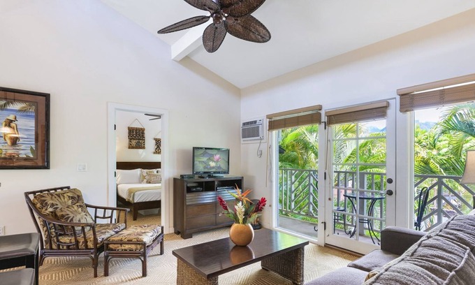Historic Lahaina Front Street House | Aina Nalu Condo I207