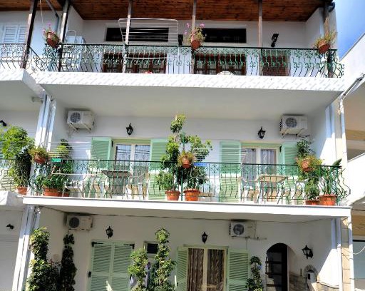 Skiathos Town House | Aiolos House