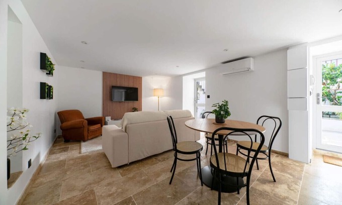 Cœur de Ville Apartment | Air-cond and designer apartment with terrace