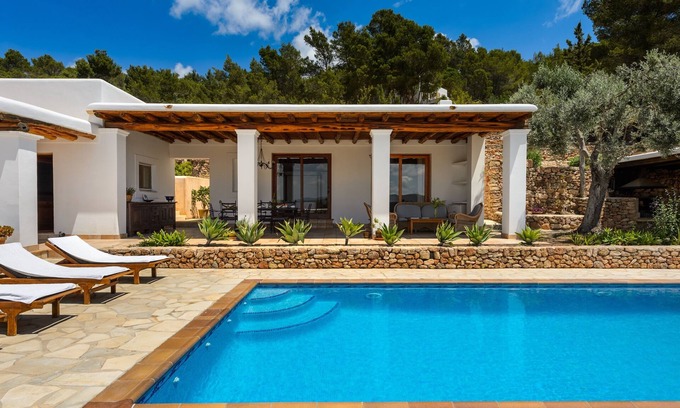 Sant Joan de Labritja Villa | Air-conditioned Villa with Pool, Terrace and Wi-Fi