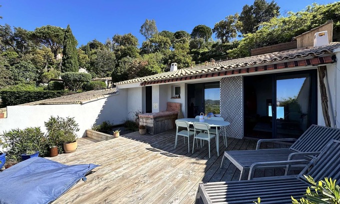 La Londe-les-Maures House | Air-conditioned Mazet for 4 people, with shared pool in La Londe-Les-Maures
