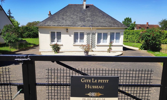 Montlouis-sur-Loire House | Air-conditioned cottage in the Loire Valley