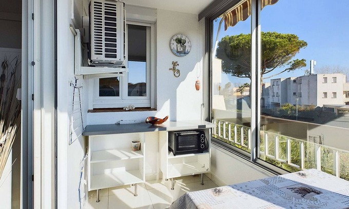Marseillan Plage Apartment | Air-conditioned 2-room + cabin apartment with parking in the heart of Marseillan-Plage