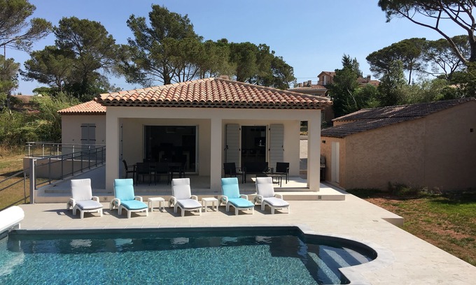 Puget-sur-Argens House | Air-conditioned detached villa with secure/heated swimming pool and large garden