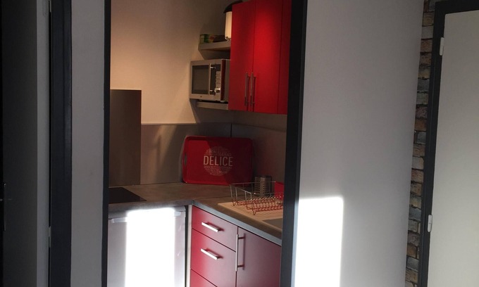 Chateauroux House | air conditioned cottage in the DRC 😃🚴🏽‍♂️🐕 Berry vacation rental