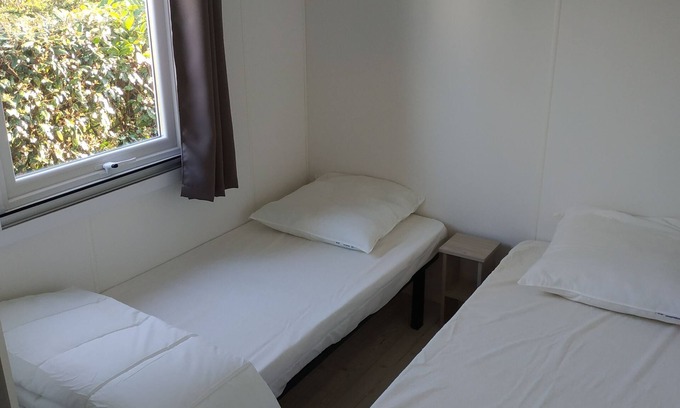 Gastes House | Air-conditioned mobile home with TV