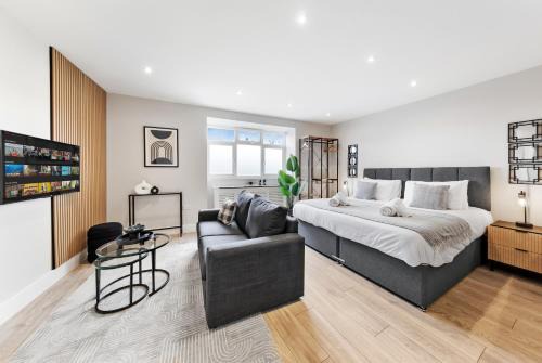 Southgate Green Apartment | Air-Conditioned Studio, 20min to City Centre