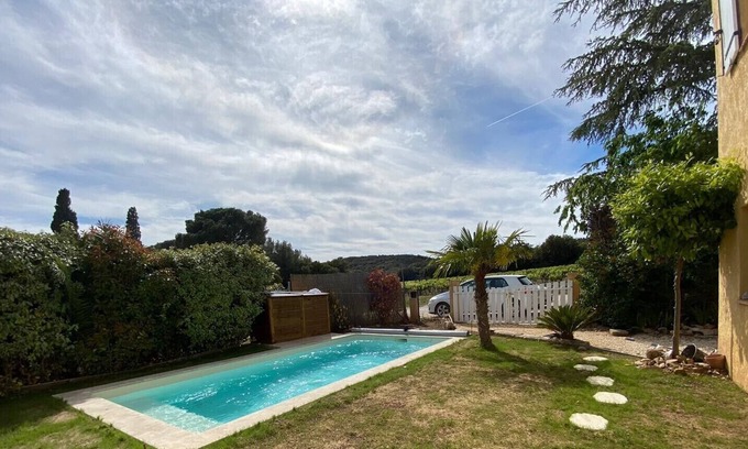 Valliguieres House | Air-conditioned villa overlooking vineyards in Valliguières, near Uzès