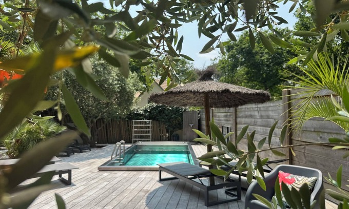 Biscarrosse House | Air-conditioned villa on golf course, heated pool: 1km from lake, 5km from ocean