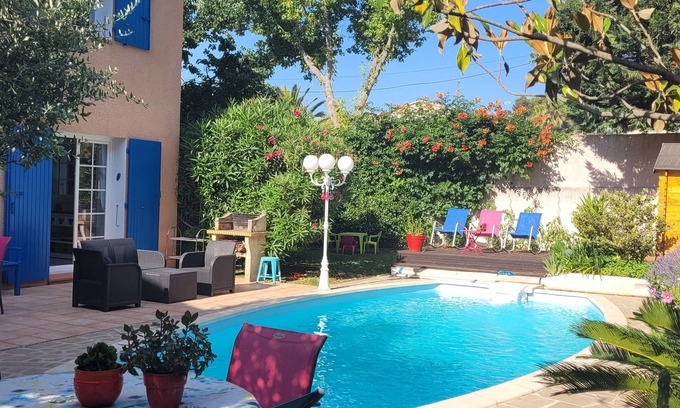 Les Caillols Villa | Air-conditioned villa with private pool 8mx4m quiet, leafy neighborhood