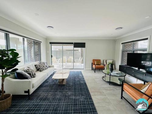 Denham Court House | Aircabin - Denham Court - Modern - 4 Beds House