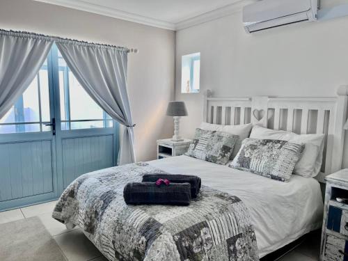 Calypso Beach House | Aircon 63 on Coral