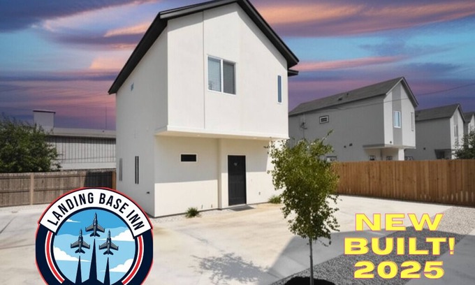 West San Antonio House | Airman’s Retreat-Steps from Lackland BMT, Minutes to Downtown SA