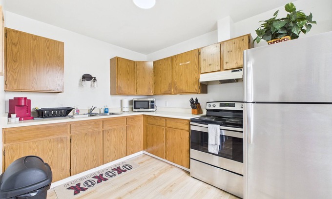 Fairbanks Apartment | Airport and University stay #7