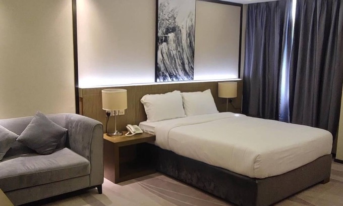 Al Ghubrah Ash Shamaliyyah Hotel | Airport Hotel Muscat