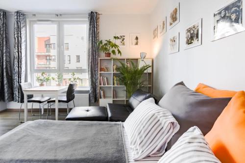 Warsaw Apartment | Airport Residence ORANGE