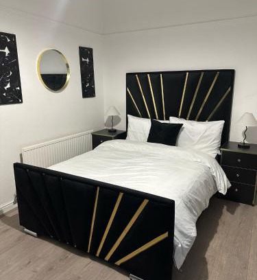Northenden Apartment | Airport Stopsss