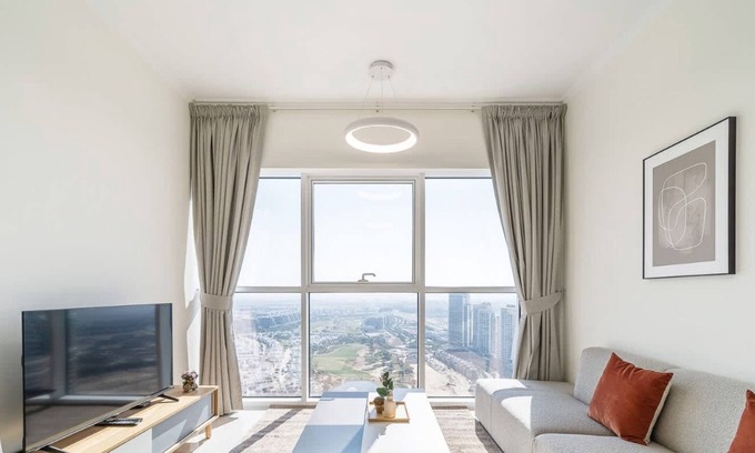 Dubai Apartment | Airstay | Modern 1BR | Full Golf Course Views!
