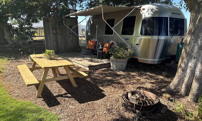 Walnut Grove House | Airstream Experience at Vineyard on Grand Island