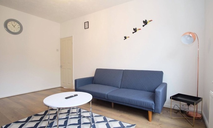 River House | Airy 3 bedroom house with free parking n Garden