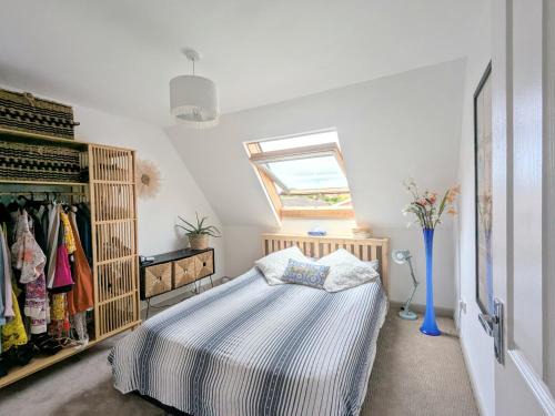 Poole House | Airy coastal courtyard house